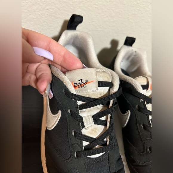 Used Kids Nike Air Max Dawn Black& White- size 3 - Picture 5 of 13